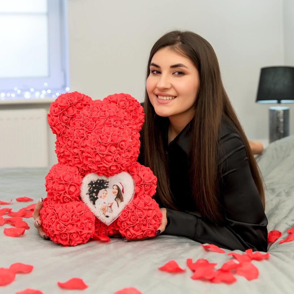 Czerwony Miś z róż z personalizowanym nadrukiem na szkle Twojego zdjęcia - Adamell.pl - Wyjątkowe Prezenty
