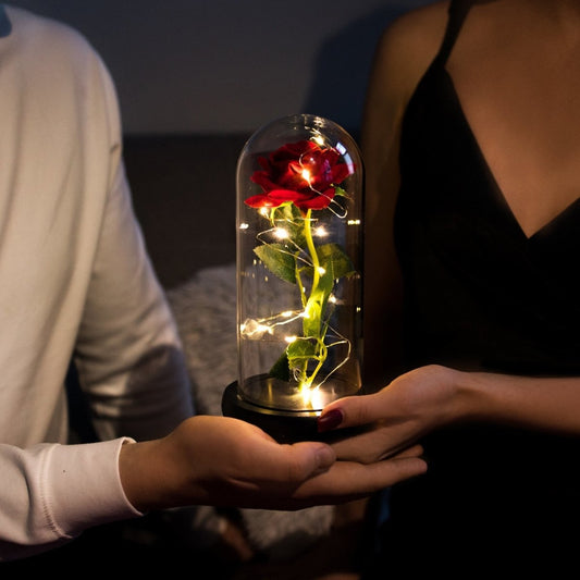 Prezent na rocznicę związku dla dziewczyny - z czego najbardziej ucieszy się kobieta? - Adamell.pl