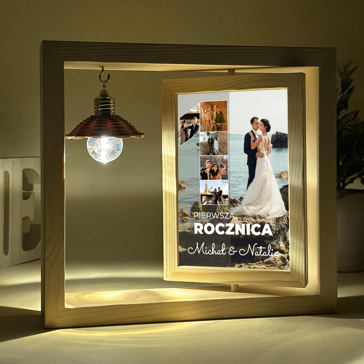 1 rocznica - Druk na szkle w drewnianej ramce + led, spersonalizowany prezent dla pary - Adamell.pl
