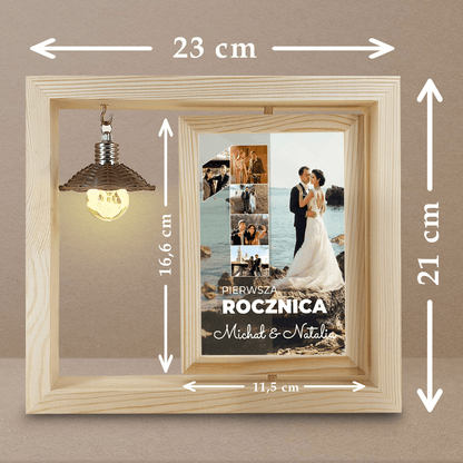 1 rocznica - Druk na szkle w drewnianej ramce + led, spersonalizowany prezent dla pary - Adamell.pl