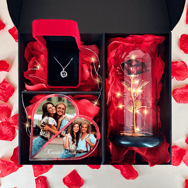 Czerwona wieczna róża + serce PRZYJACIÓŁKI + wisiorek box 3 w 1 - zestaw prezentowy, spersonalizowany prezent dla przyjaciółki - Adamell.pl