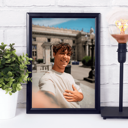 Fotografia chłopaka - Druk na szkle, spersonalizowany prezent dla mężczyzny - Adamell.pl