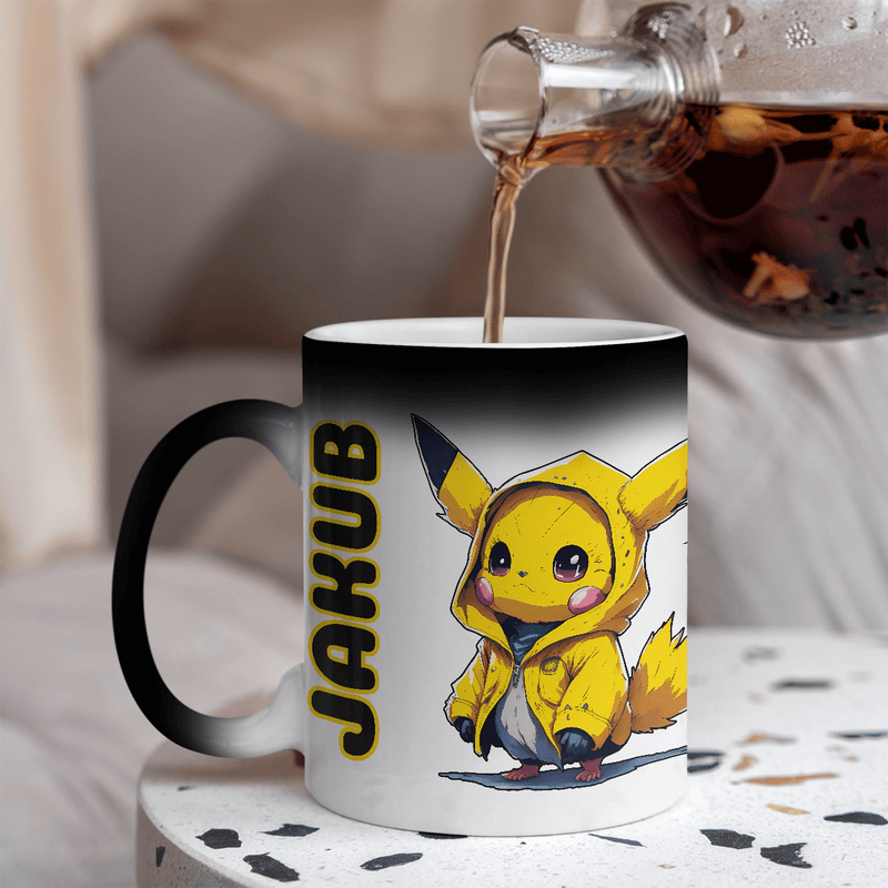 Grafika Pikachu + imię - 1x Kubek magiczny z nadrukiem, spersonalizowany prezent dla dziecka - Adamell.pl