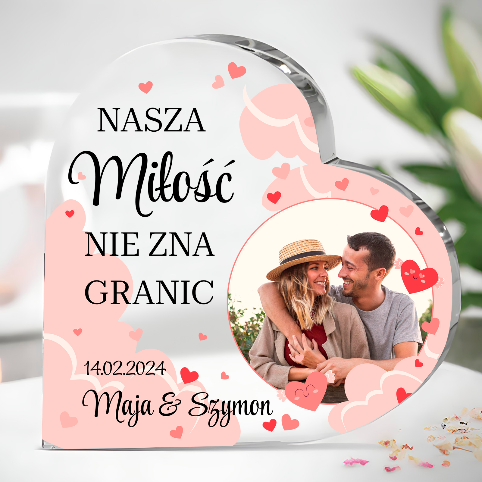 Miłość nie znająca granic - Szklane serce, spersonalizowany prezent dla pary