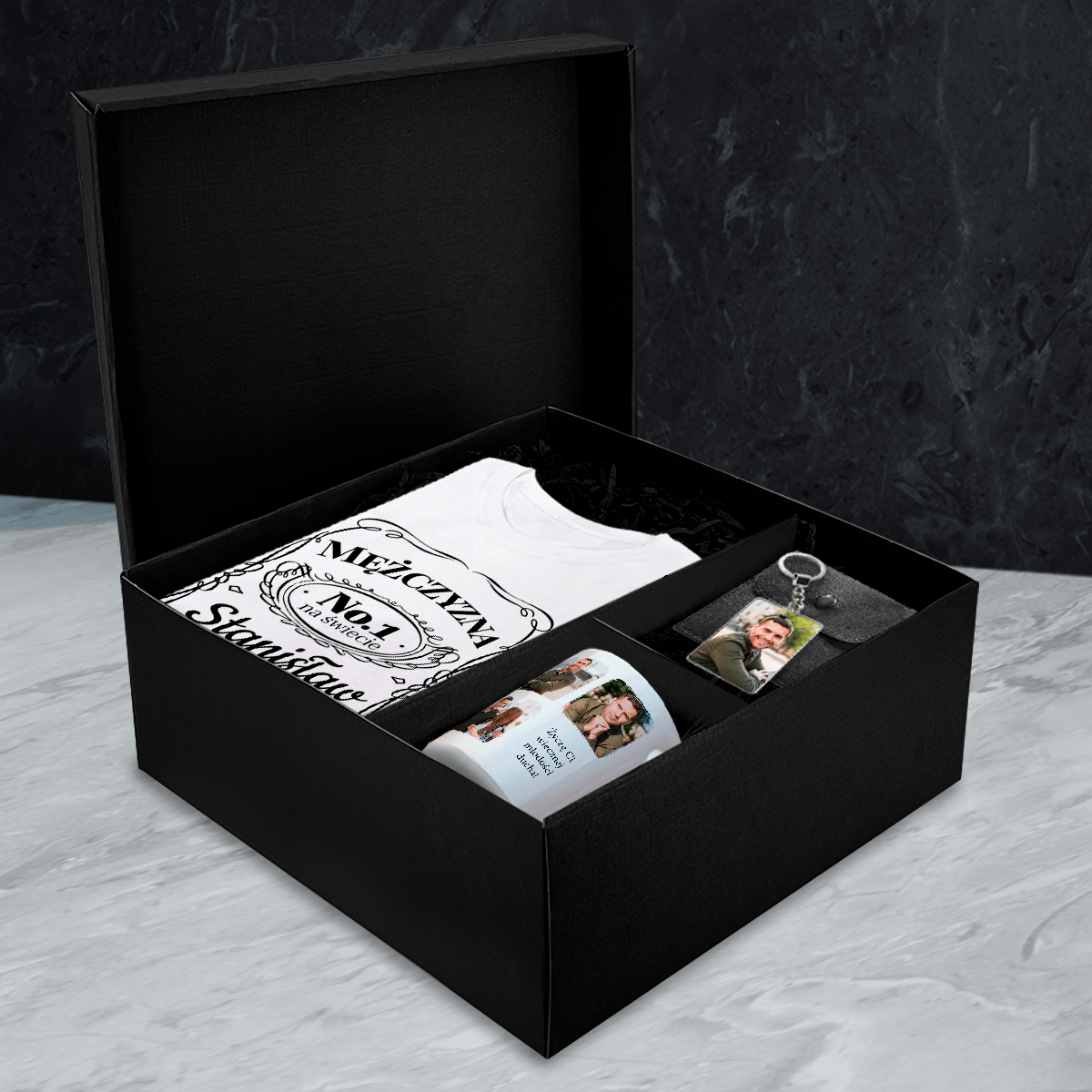 Koszulka + kubek + brelok MĘŻCZYZNA NR. 1 - Box prezentowy, spersonalizowany prezent dla niego - Adamell.pl