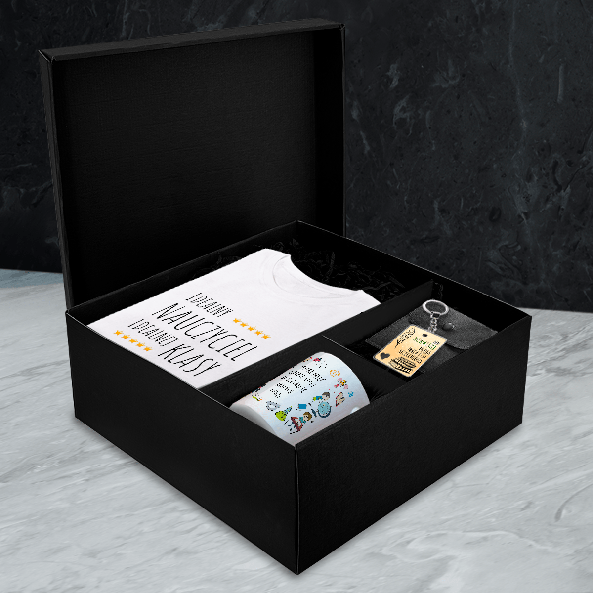 Koszulka + kubek + brelok NAUCZYCIEL - Box prezentowy, spersonalizowany prezent dla nauczyciela - Adamell.pl