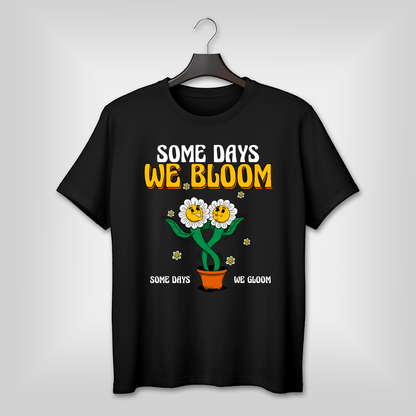 Koszulka unisex z nadrukiem WE BLOOM - prezent dla niej, niego - Adamell.pl