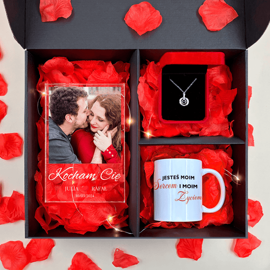 Kubek + wisiorek + druk na szkle MOJE SERCE I ŻYCIE - zestaw prezentowy Box 3 w 1, spersonalizowany prezent dla pary - Adamell.pl