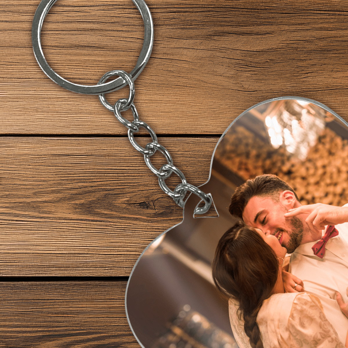 Pocałunek - brelok do kluczy serce, spersonalizowany prezent dla niego - Adamell.pl