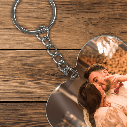 Pocałunek - brelok do kluczy serce, spersonalizowany prezent dla niego - Adamell.pl
