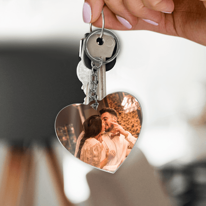 Pocałunek - brelok do kluczy serce, spersonalizowany prezent dla niego - Adamell.pl