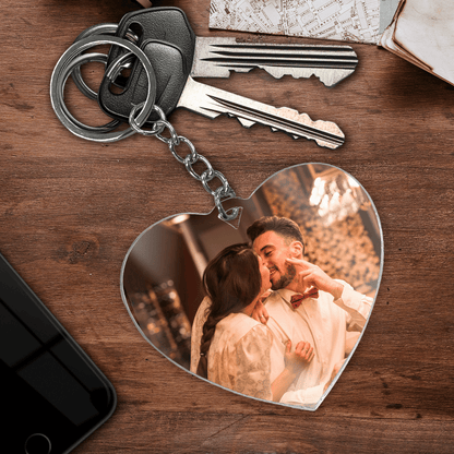 Pocałunek - brelok do kluczy serce, spersonalizowany prezent dla niego - Adamell.pl