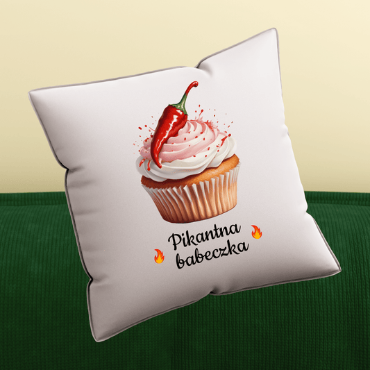Poduszka z własnym nadrukiem PIKANTNA BABECZKA - spersonalizowany prezent dla niej - Adamell.pl