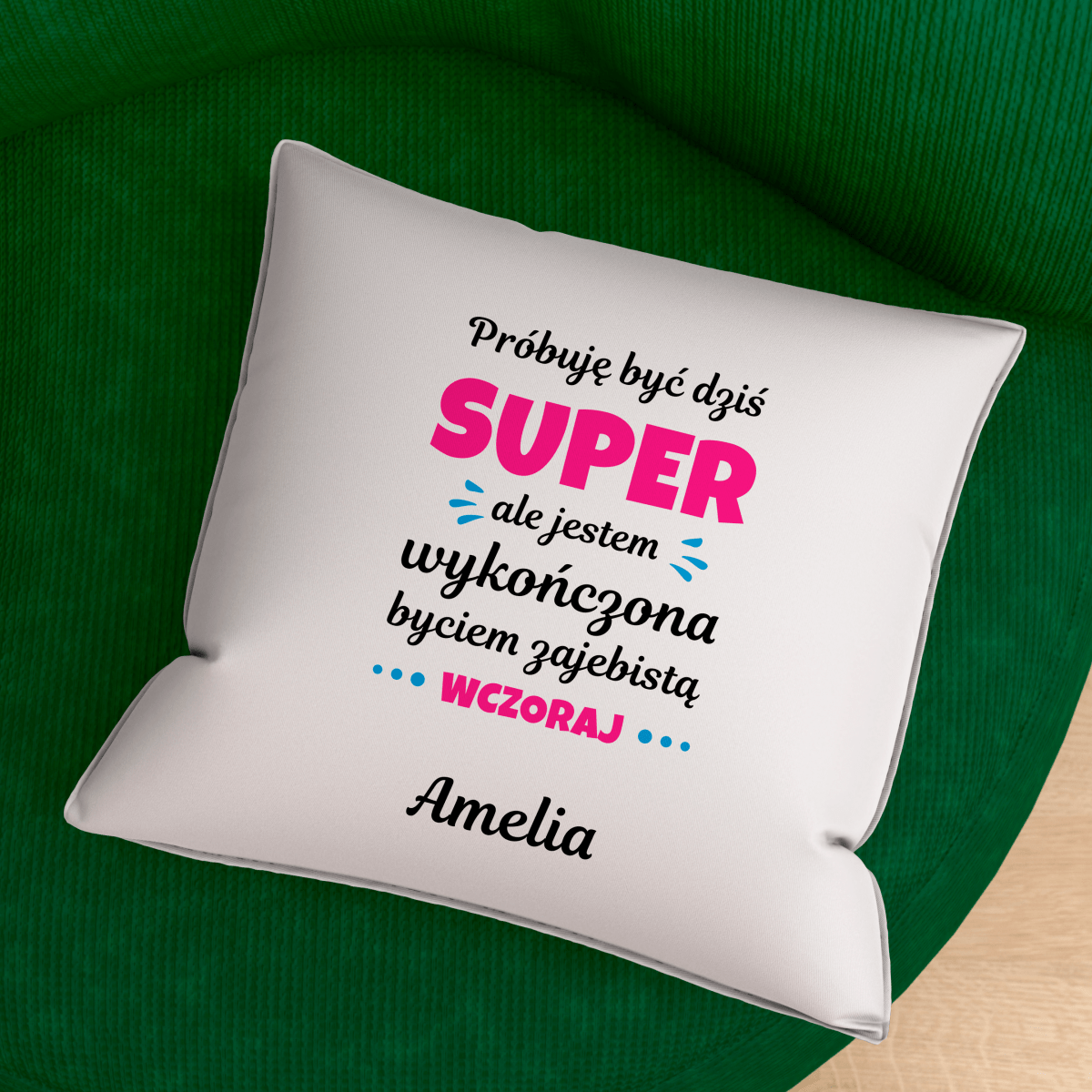 Poduszka z własnym nadrukiem SUPER DZIEWCZYNA - spersonalizowany prezent dla niej - Adamell.pl