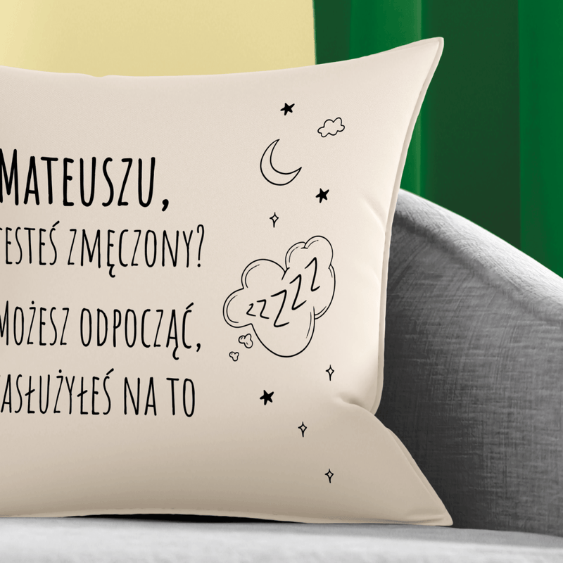 Poduszka z własnym nadrukiem ZASŁUŻYŁEŚ NA TO - spersonalizowany prezent dla niego - Adamell.pl