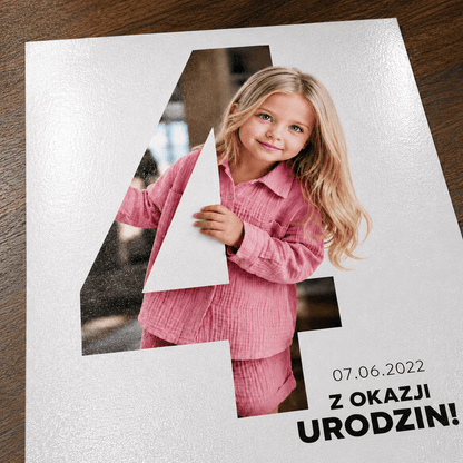 Portret ze zdjęcia na plakacie Radosne Cyfry prezent na urodziny - Adamell.pl