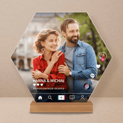 Sześciokątne zdjęcie pary Tik Tok - Druk na szkle, spersonalizowany prezent dla pary - Adamell.pl