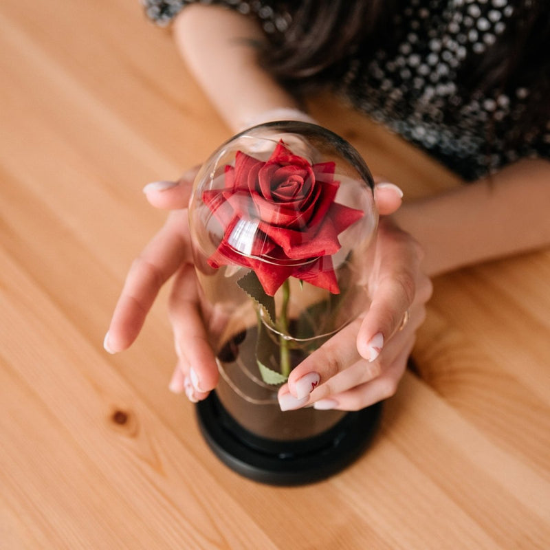 Czerwona wieczna świecąca róża w szkle LED - Adamell.pl