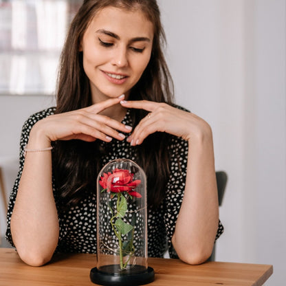 Czerwona wieczna świecąca róża w szkle z LED - Adamell.pl