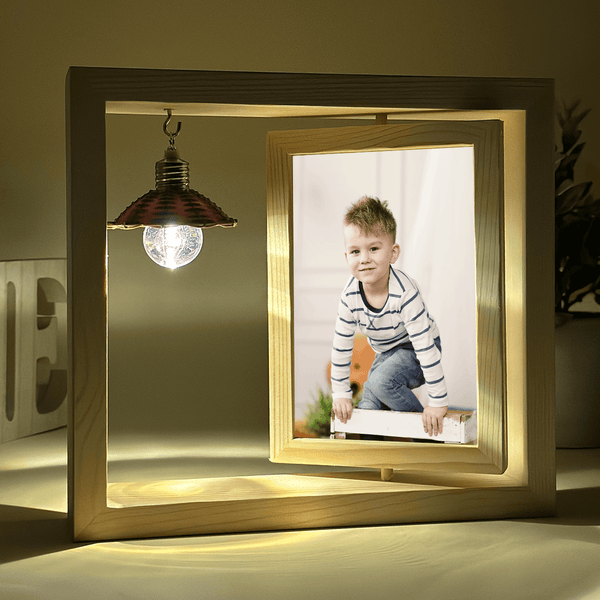 Fotografia dziecka - Druk na szkle w drewnianej ramce + led, spersonalizowany prezent dla dziecka - Adamell.pl