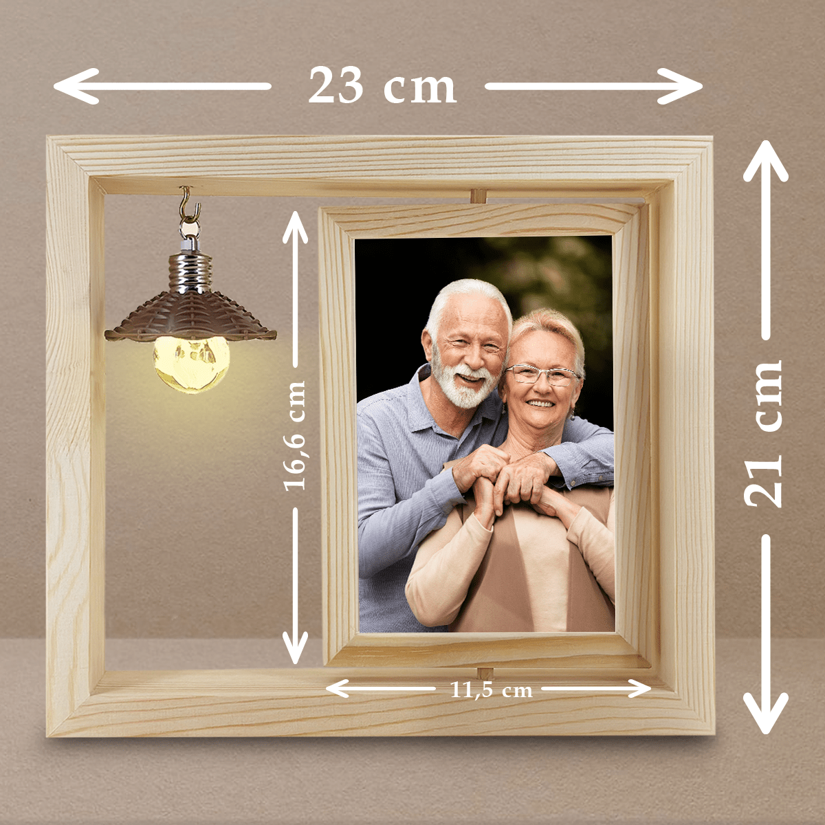 Fotografia mamy i taty - Druk na szkle w drewnianej ramce + led, spersonalizowany prezent dla rodziców - Adamell.pl
