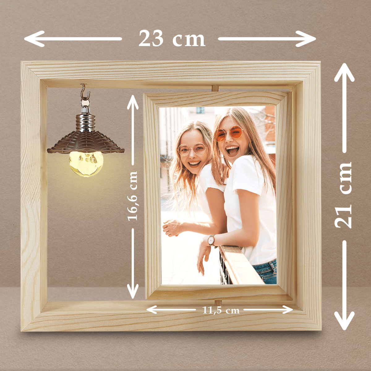 Fotografia przyjaciółek - Druk na szkle w drewnianej ramce + led, spersonalizowany prezent dla przyjaciółki - Adamell.pl