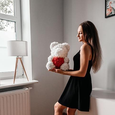 Miś z róż | Biały z sercem 40cm - Adamell.pl - Wyjątkowe Prezenty