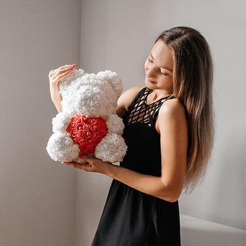 Miś z róż | Biały z sercem 40cm - Adamell.pl - Wyjątkowe Prezenty