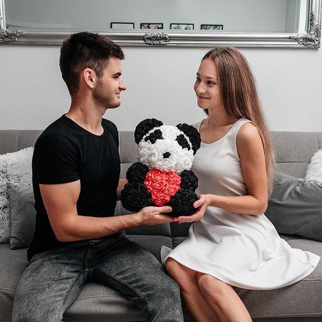 Miś z róż | Panda z sercem 40cm, Nietypowy prezent dla dziadków, prababci, emerytki, dla 70 latka, na emeryturę, na 60, 65, 70 urodziny - Adamell.pl - Wyjątkowe Prezenty