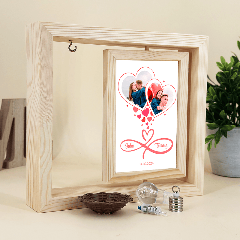 Nieskończona miłość - Druk na szkle w drewnianej ramce + led, spersonalizowany prezent dla niej - Adamell.pl