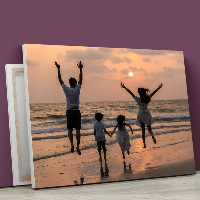 Rodzina na plaży fotoobraz - druk na płótnie, spersonalizowany prezent - Adamell.pl