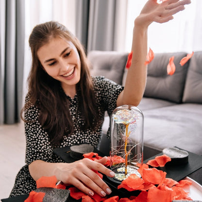 Tęczowa róża wieczna świecąca w szkle LED, Wyjatkowy pomysł na prezent dla dziewczyny, przyjaciółki, kobiety, najlepsze na walentynki, na 18 urodziny - Adamell.pl - Wyjątkowe Prezenty
